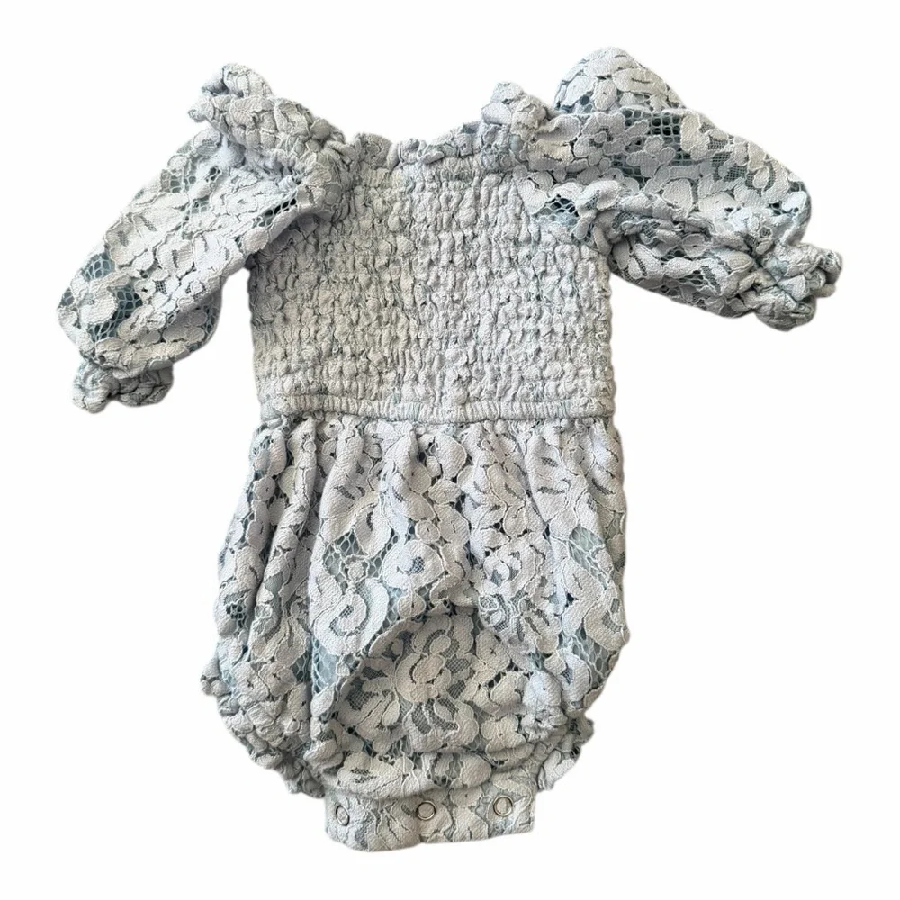 Jessika’s 0-3 Mos Baby Blue Smocked‎ Lace Romper